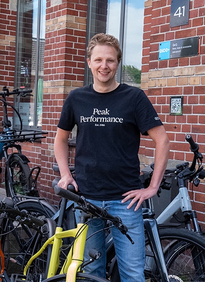 Tommy, algemeen manager van QicQ