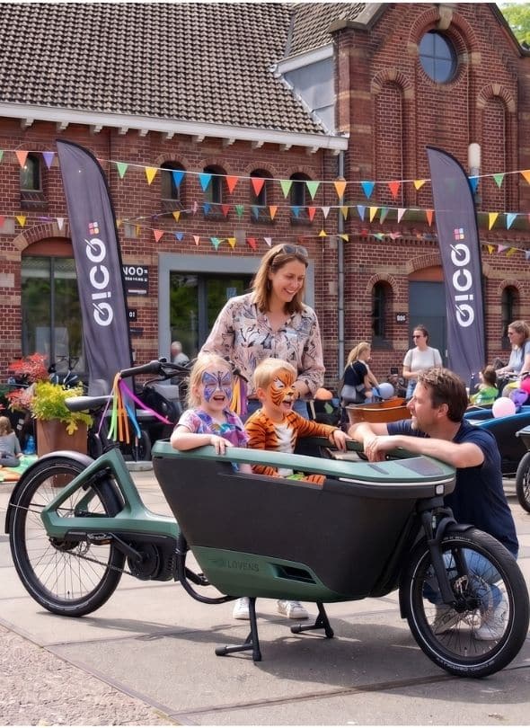 Bakfietsfestival Westerpark 2026 Moeder met kinderen 590x810